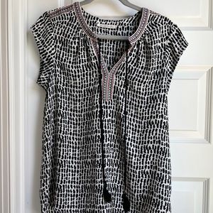 Daniel Rainn Short Sleeve Blouse Size M With Tassle